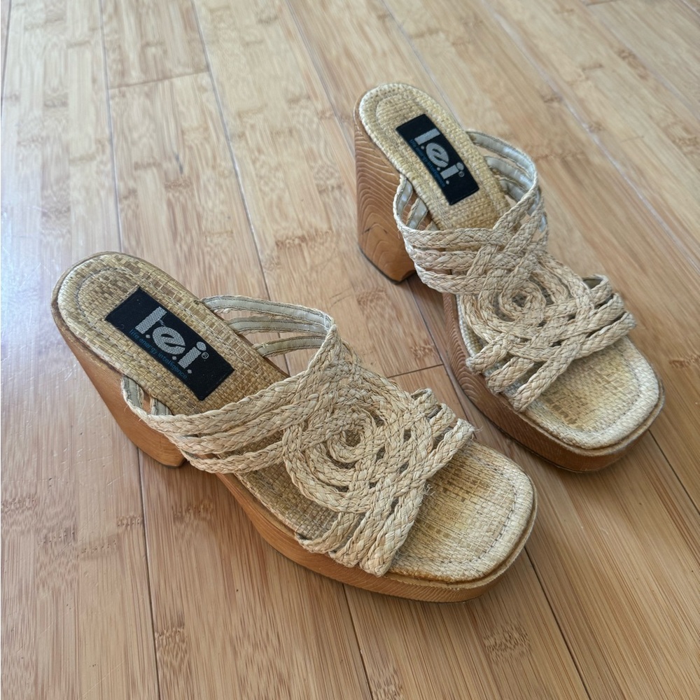 Vintage y2k LEI raffia wooden sandals